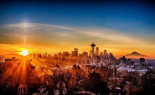 USA-WA-Seattle Dawn on Seattle skyline from Queen Anne Hill with Mt Rainier in the background Nature Print